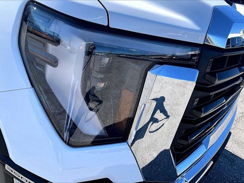 Used 2024 GMC Sierra 3500 Pro image 30