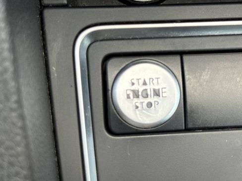 Used 2015 Volkswagen Jetta SE FWD image 30