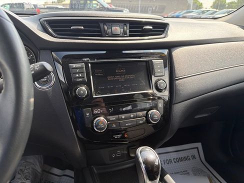 Used 2020 Nissan Rogue SV AWD/4WD image 17