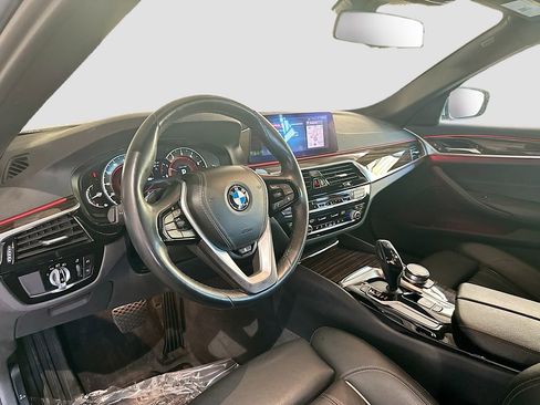 Used 2019 BMW 530i xDrive w/ Convenience Package AWD/4WD image 9