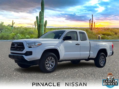 Used 2016 Toyota Tacoma SR image 1