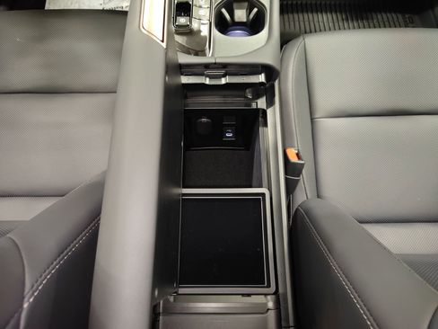 New 2025 Toyota Crown Signia image 29