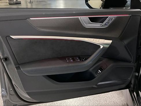 Used 2025 Audi RS 6 performance image 21