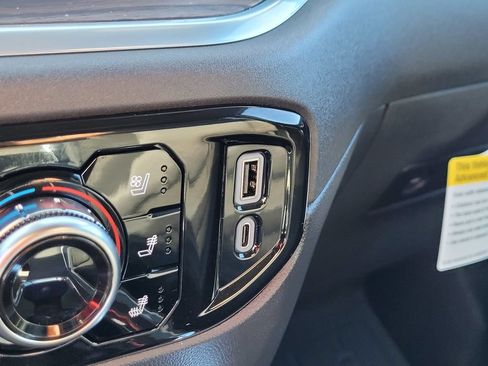 New 2026 GMC Sierra 1500 SLT AWD/4WD image 16