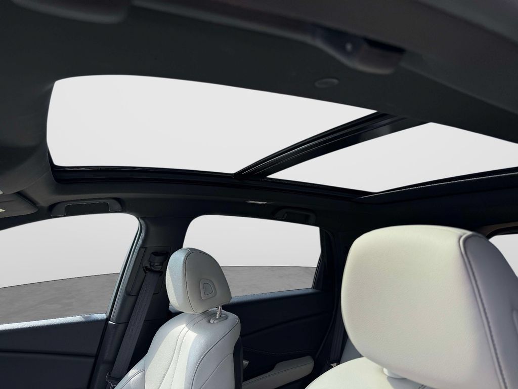 Certified 2025 Acura RDX SH-AWD image 17