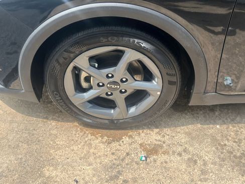 Used 2025 Kia K4 LXS image 25