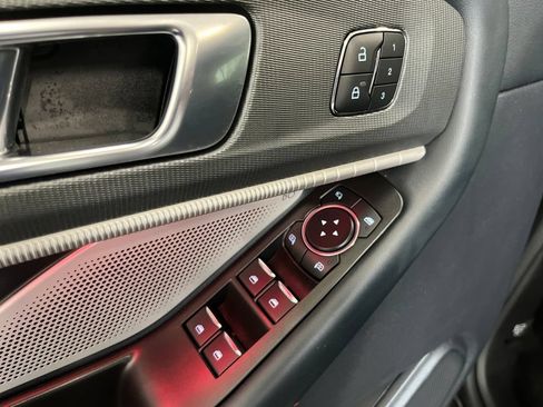 Used 2025 Ford Explorer ST AWD/4WD image 5