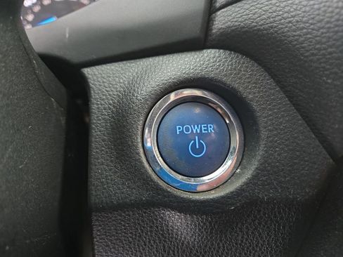 Used 2022 Toyota RAV4 SE w/ Convenience Package image 24