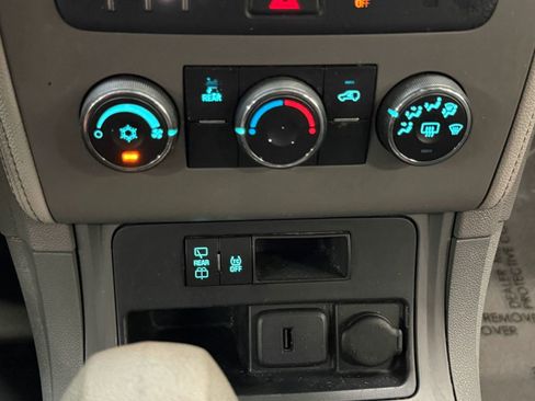 Used 2015 Chevrolet Traverse LS image 35