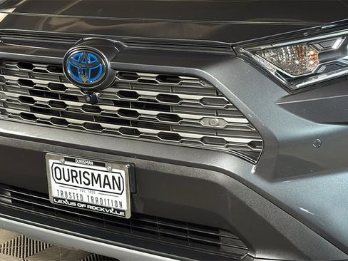 Used 2020 Toyota RAV4 Limited image 3