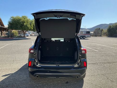 Used 2024 Ford Escape ST-Line Elite w/ Premium Technology Package image 11