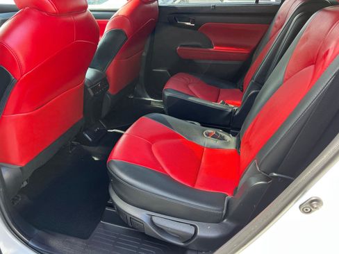 Used 2021 Toyota Highlander XSE image 22