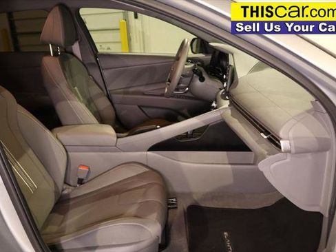 Used 2022 Hyundai Elantra SEL image 23