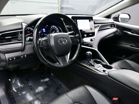 Used 2023 Toyota Camry SE image 13