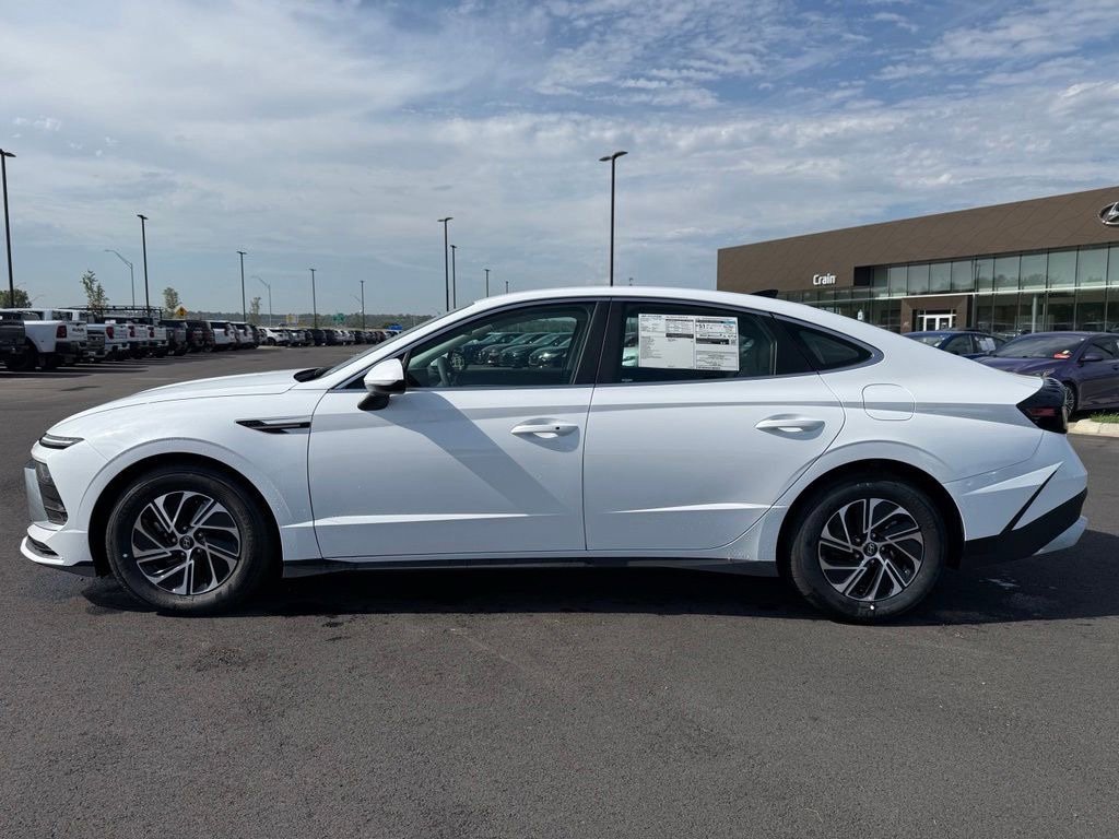 New 2026 Hyundai Sonata Blue FWD image 8