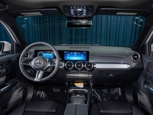 New 2026 Mercedes-Benz GLB 250 image 13