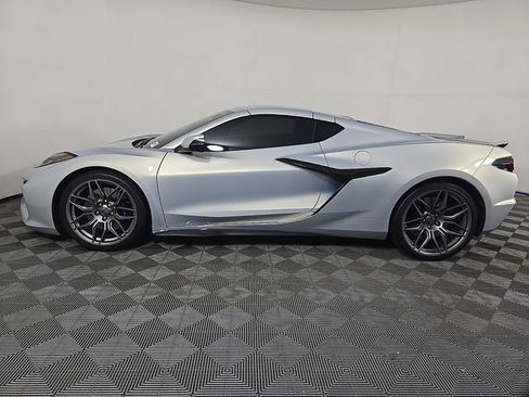 Used 2024 Chevrolet Corvette Z06 w/ Stealth Interior Trim Package RWD image 8