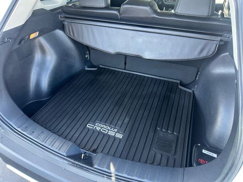 Used 2022 Toyota Corolla Cross XLE FWD image 26