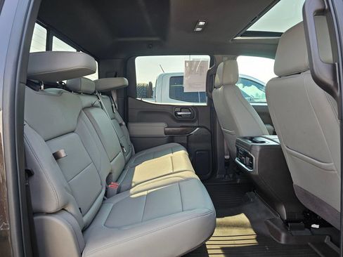 Used 2021 GMC Sierra 1500 SLT w/ SLT Premium Package AWD/4WD image 12