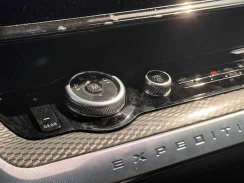 New 2025 Ford Expedition Max Platinum w/ Stealth Performance Package image 19