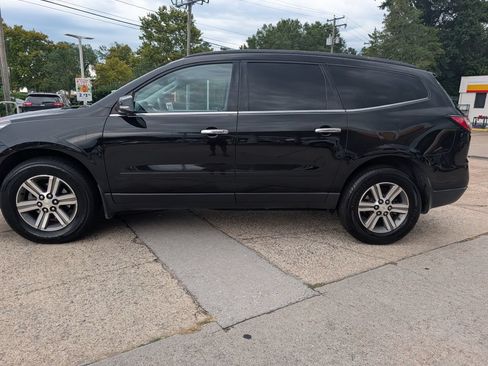 Used 2017 Chevrolet Traverse LT AWD/4WD image 2