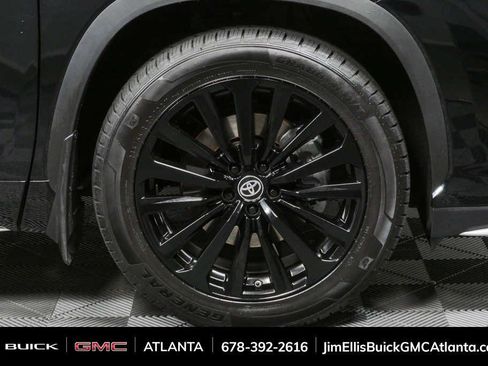 Used 2024 Toyota Highlander XSE FWD image 35