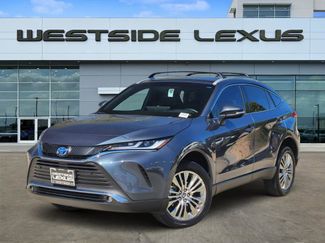 Used 2024 Toyota Venza XLE video 1