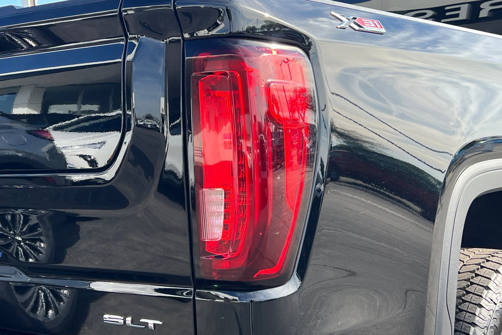 Used 2026 GMC Sierra 1500 SLT w/ SLT Premium Plus Package AWD/4WD image 43