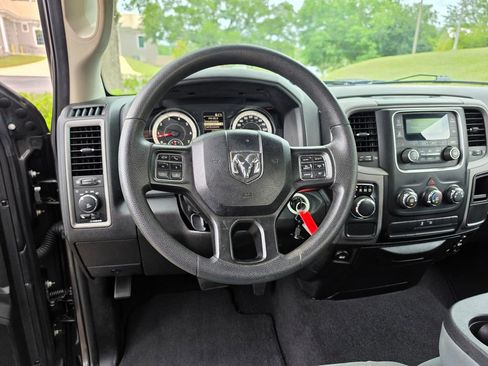 Used 2019 RAM 1500 Express RWD image 9
