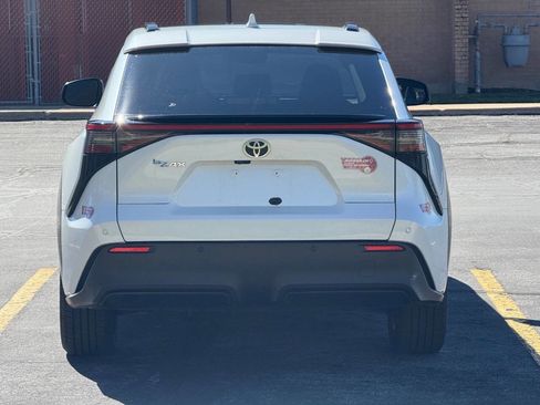 Used 2023 Toyota bZ4X XLE 4dr Crossover w/ Weather Package image 5
