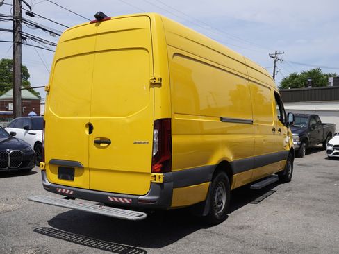 Used 2021 Mercedes-Benz Sprinter 2500 w/ Acoustic Package image 7