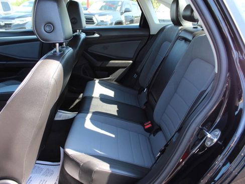 Used 2025 Volkswagen Jetta SE image 14