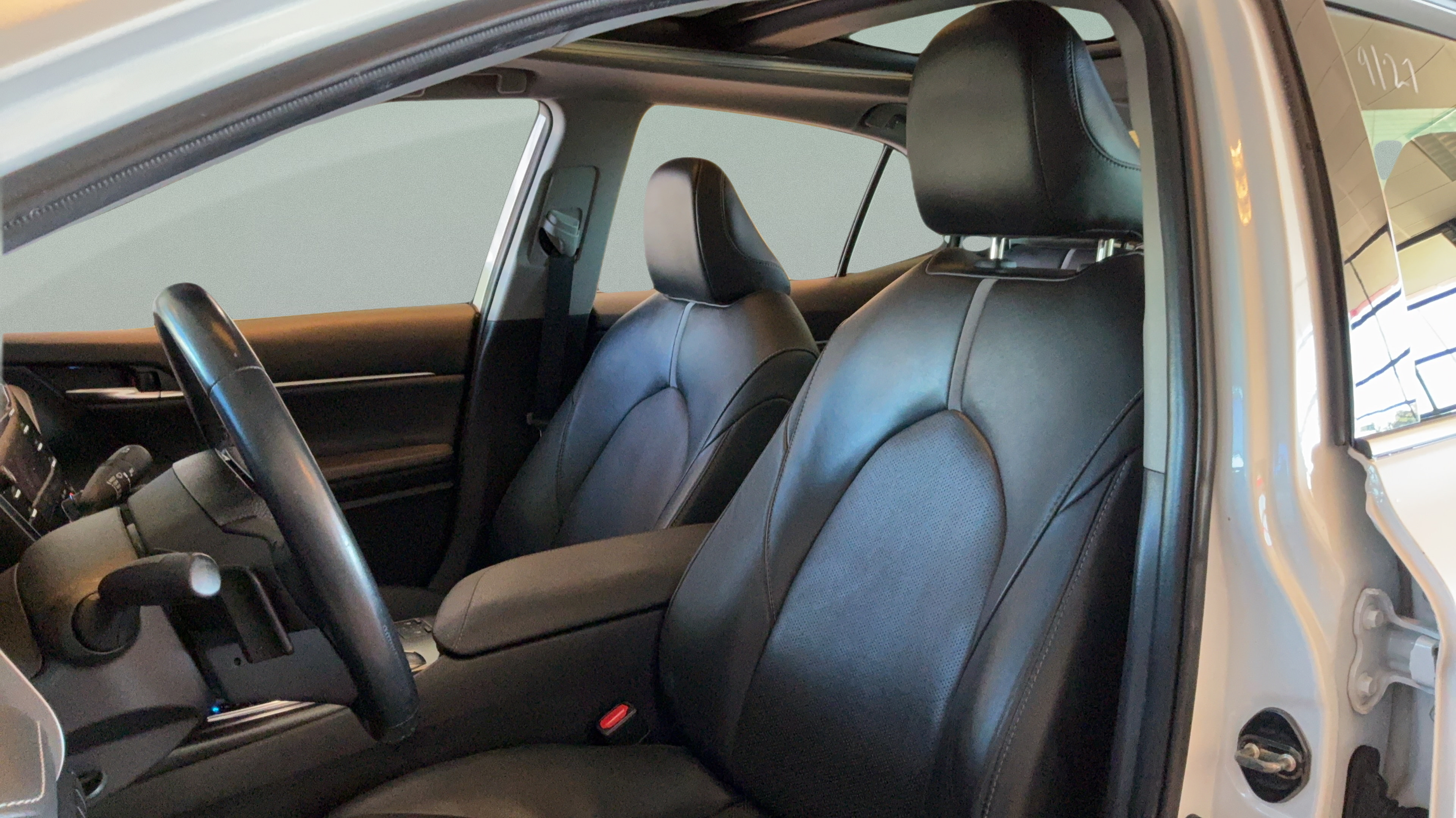 Used 2020 Toyota Camry XSE FWD image 25