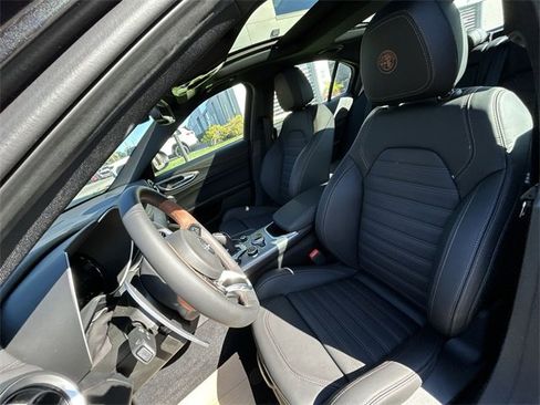 New 2025 Alfa Romeo Giulia AWD w/ Driving Assist Package image 11