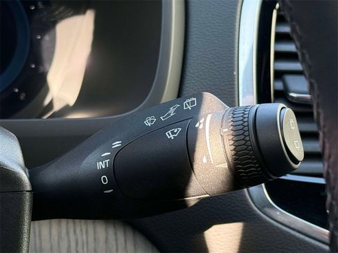 Used 2023 Volvo XC90 B6 Ultimate w/ Protection Package Premier image 31