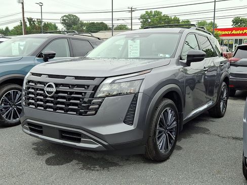 New 2026 Nissan Pathfinder Platinum AWD/4WD image 3