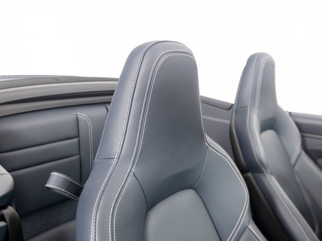 Certified 2025 Porsche 911 Carrera GTS RWD image 39
