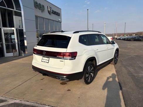 Used 2025 Volkswagen Atlas SE image 6