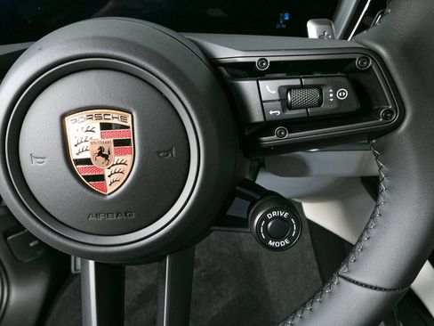 New 2026 Porsche Cayenne Coupe AWD/4WD image 11