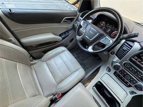 Used 2016 GMC Yukon Denali w/ Open Road Package AWD/4WD image 10