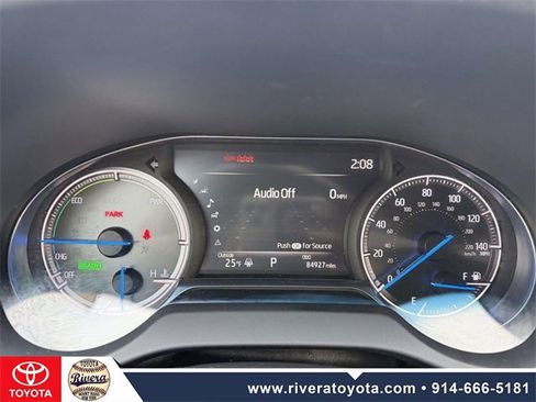 Used 2022 Toyota Venza XLE image 20