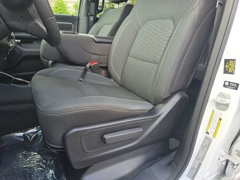 Used 2025 RAM 1500 Big Horn AWD/4WD image 5