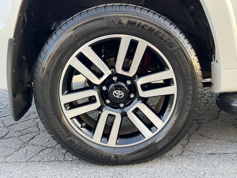 Used 2018 Toyota 4Runner Limited image 11