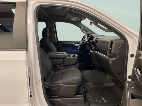 Used 2022 Chevrolet Silverado 1500 LT AWD/4WD image 22