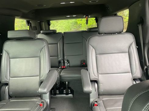 Used 2025 GMC Yukon Denali AWD/4WD image 39