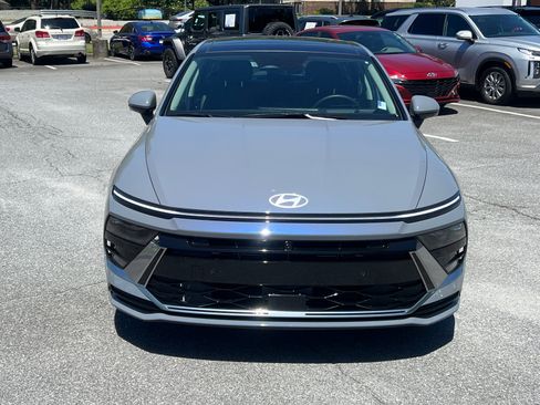 Certified 2025 Hyundai Sonata Limited FWD image 2