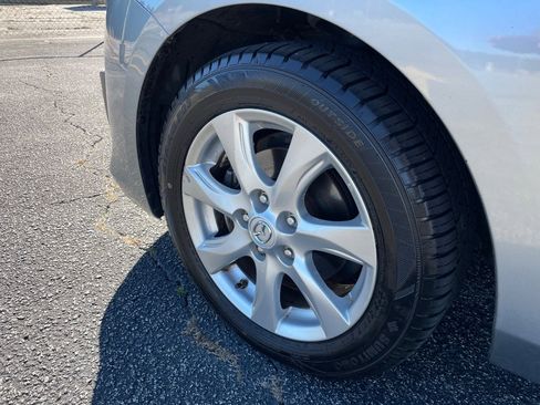 Used 2010 MAZDA MAZDA3 i Touring image 8