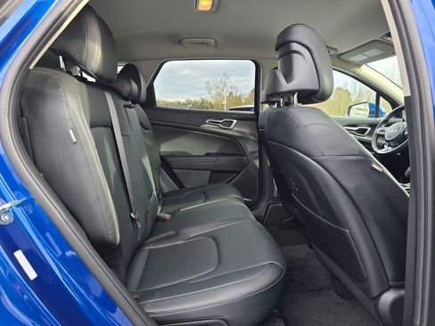 Certified 2025 Kia Sportage EX image 14