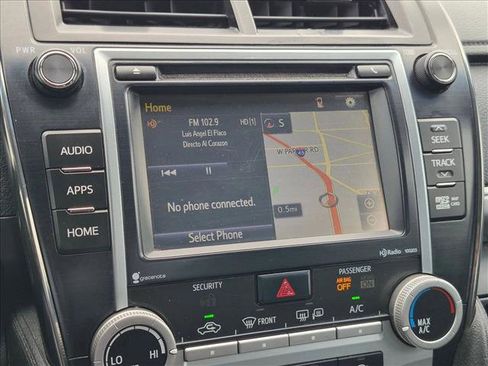Used 2014 Toyota Camry SE w/ Moonroof Package FWD image 10