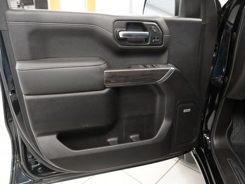 Used 2021 Chevrolet Silverado 1500 LTZ w/ Technology Package AWD/4WD image 17
